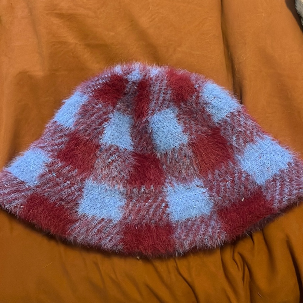 Bucket hat